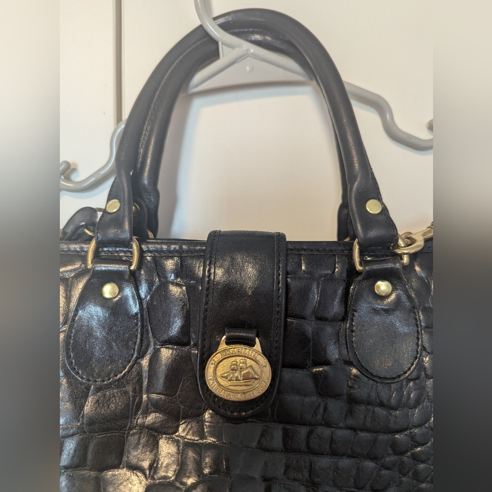 Vintage Brahmin Black Leather Crocodile-Embossed Handbag With Strap - Picture 2 of 11